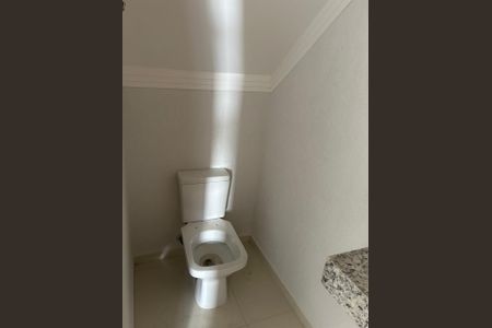 Casa à venda com 3 quartos, 133m² em Vila Domitila, São Paulo