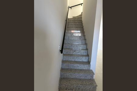 Casa à venda com 3 quartos, 133m² em Vila Domitila, São Paulo