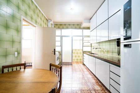 Apartamento à venda com 192m², 4 quartos e sem vagaCozinha