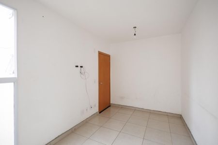 Sala de apartamento para alugar com 2 quartos, 45m² em Piracangágua (chácara Flórida), Taubaté