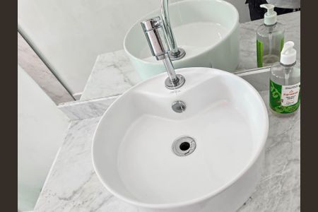 Banheiro Social de apartamento para alugar com 2 quartos, 86m² em Jardim das Industrias, Jacareí