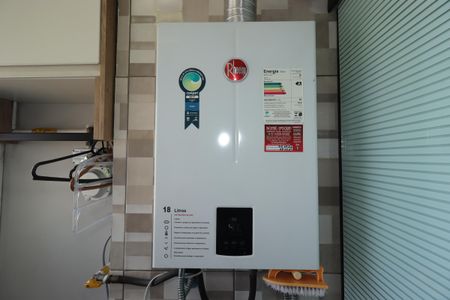 Apartamento à venda com 59m², 3 quartos e 1 vagaÁrea de Serviço - Aquecedor