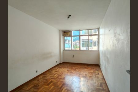 Apartamento à venda com 76m², 2 quartos e 1 vagaQuarto 2