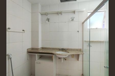 Apartamento à venda com 76m², 2 quartos e 1 vagaBanheiro Corredor