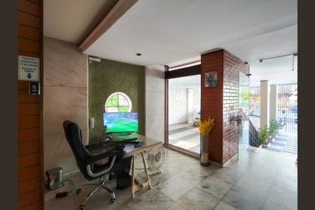 Apartamento à venda com 76m², 2 quartos e 1 vagaFachada e portaria