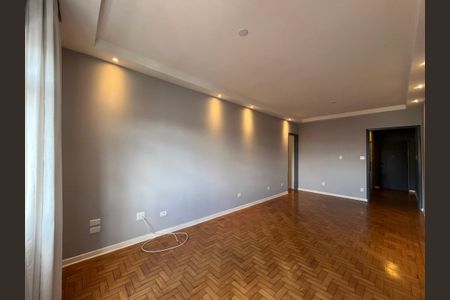 Apartamento à venda com 114m², 3 quartos e sem vaga Apartamento à venda com 114m², 3 quartos e sem vagaSala