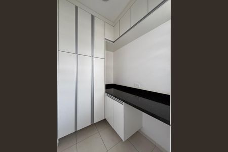 Apartamento à venda com 114m², 3 quartos e sem vaga Apartamento à venda com 114m², 3 quartos e sem vagaQuarto de Serviço