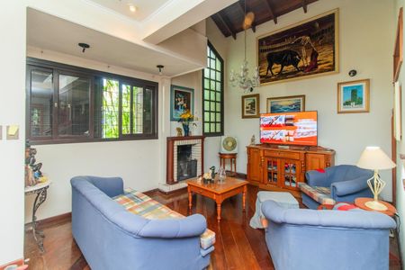 Sala de casa à venda com 3 quartos, 273m² em Nonoai, Porto Alegre