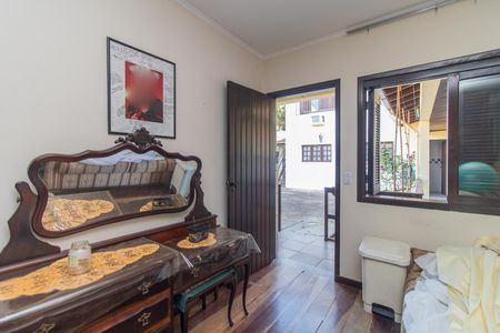 Casa à venda com 273m², 3 quartos e 4 vagasQuarto de Serviço