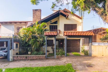 Casa à venda com 273m², 3 quartos e 4 vagasFachada