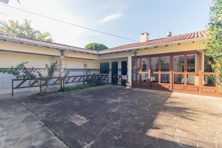Casa à venda com 273m², 3 quartos e 4 vagasQuintal