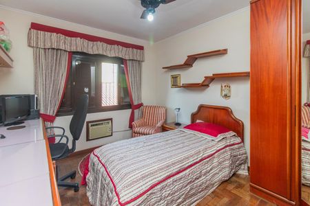 Casa à venda com 273m², 3 quartos e 4 vagasQuarto 2