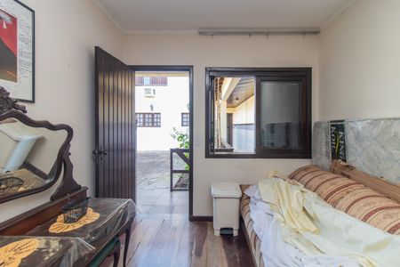 Casa à venda com 273m², 3 quartos e 4 vagasQuarto de Serviço