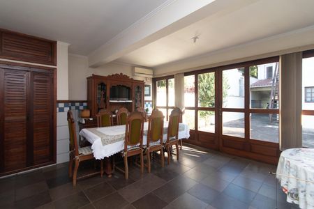 Casa à venda com 273m², 3 quartos e 4 vagasChurrasqueira