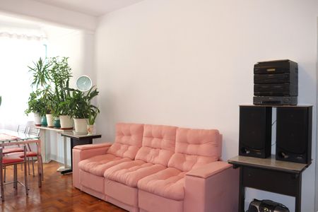 Apartamento à venda com 105m², 2 quartos e sem vagaSala