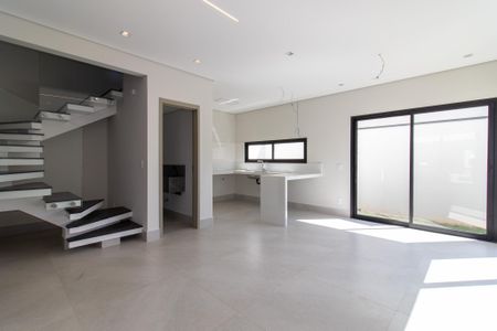 Casa à venda com 173m², 4 quartos e 3 vagasSala