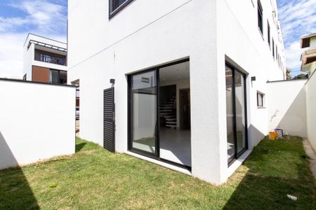 Casa à venda com 173m², 4 quartos e 3 vagasÁrea externa