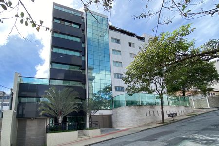 Apartamento para alugar com 203m², 4 quartos e 3 vagas Apartamento para alugar com 203m², 4 quartos e 3 vagasFachada