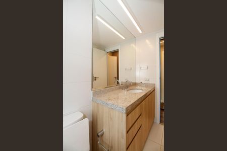 Apartamento à venda com 108m², 2 quartos e 1 vagaBanheiro da Suíte