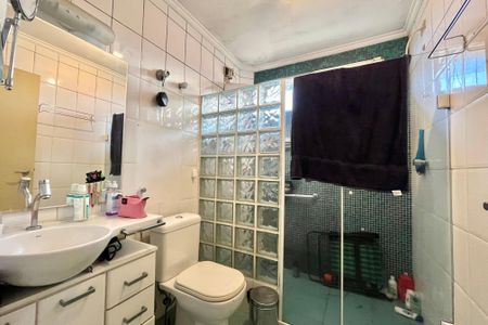 Casa à venda com 134m², 3 quartos e 3 vagasBanheiro