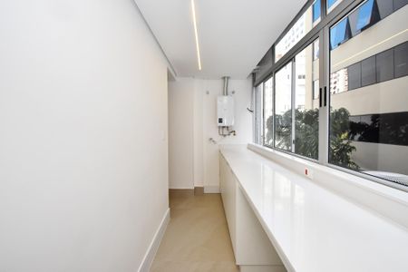 Apartamento para alugar com 165m², 3 quartos e 2 vagaslavanderia