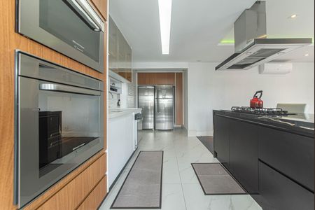 Apartamento à venda com 130m², 4 quartos e 2 vagasCozinha