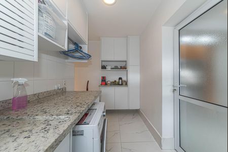 Apartamento à venda com 130m², 4 quartos e 2 vagasLavanderia