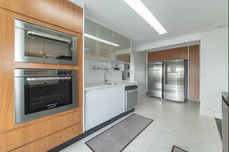 Apartamento à venda com 130m², 4 quartos e 2 vagasCozinha