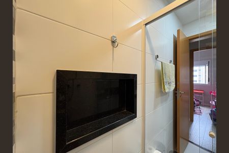 Apartamento à venda com 74m², 3 quartos e 2 vagasBanheiro