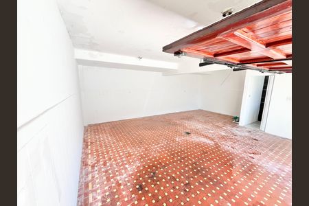 Garagem de casa à venda com 4 quartos, 150m² em Santana, São Paulo