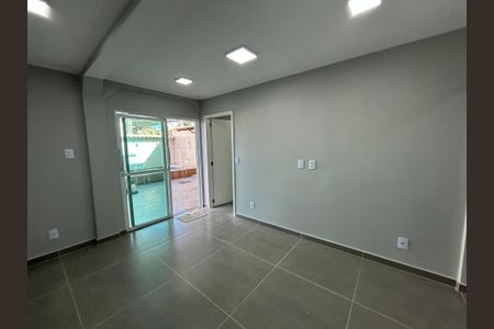 Sala de casa para alugar com 2 quartos, 145m² em Anchieta, Nilópolis