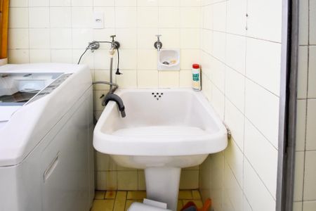 Apartamento à venda com 120m², 2 quartos e 1 vaga Apartamento à venda com 120m², 2 quartos e 1 vagalavanderia