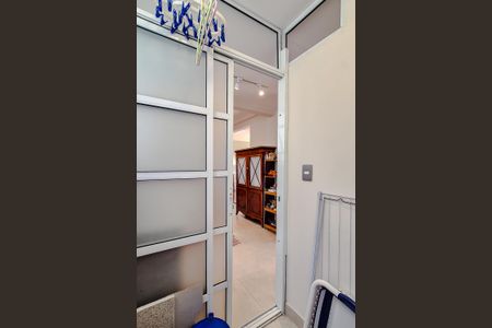 Apartamento à venda com 90m², 2 quartos e sem vaga Apartamento à venda com 90m², 2 quartos e sem vagaÁrea de Serviço