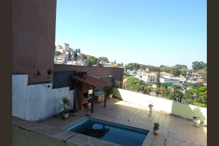 Casa para alugar com 500m², 3 quartos e 6 vagasÁrea Comum