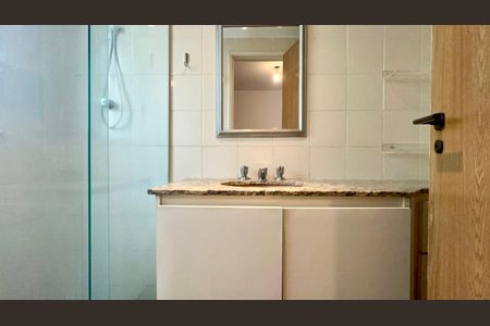 Apartamento à venda com 45m², 1 quarto e 1 vaga Apartamento à venda com 45m², 1 quarto e 1 vagaBanheiro da Suíte