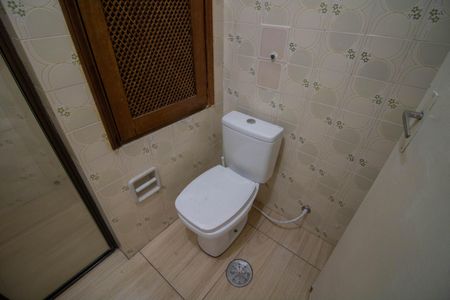 Casa de condomínio para alugar com 78m², 3 quartos e 1 vagaBANHEIRO