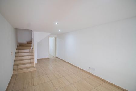 SALA de casa de condomínio para alugar com 3 quartos, 78m² em Vila Carbone, São Paulo