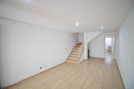 SALA de casa de condomínio para alugar com 3 quartos, 78m² em Vila Carbone, São Paulo