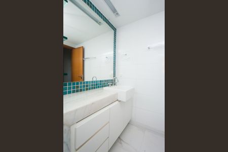 Apartamento à venda com 136m², 3 quartos e 3 vagasBanheiro suite 