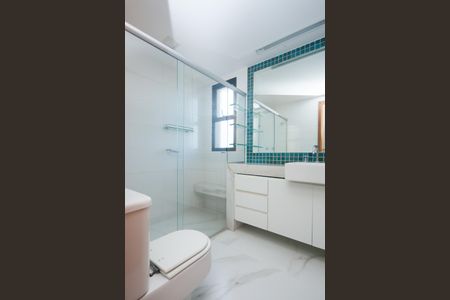 Apartamento à venda com 136m², 3 quartos e 3 vagasBanheiro suite 