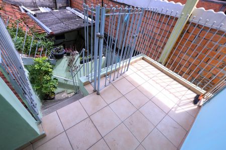 Casa para alugar com 80m², 2 quartos e sem vaga Casa para alugar com 80m², 2 quartos e sem vagaEscada