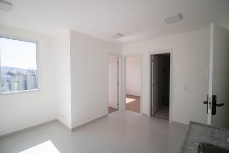 Apartamento para alugar com 35m², 2 quartos e sem vaga Apartamento para alugar com 35m², 2 quartos e sem vagaSALA E COZINHA