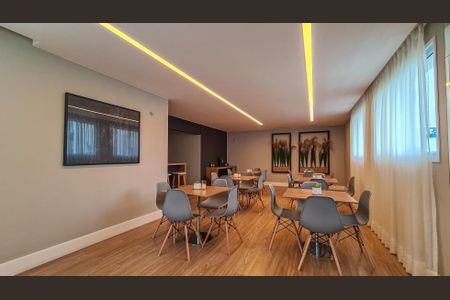 Apartamento para alugar com 33m², 1 quarto e sem vaga Apartamento para alugar com 33m², 1 quarto e sem vagaÁrea comum - Salão de festas