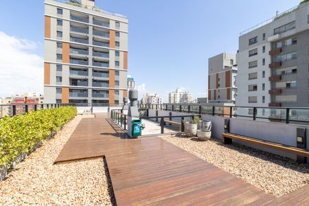 Studio para alugar com 24m², 1 quarto e 1 vaga Studio para alugar com 24m², 1 quarto e 1 vagaTerraço