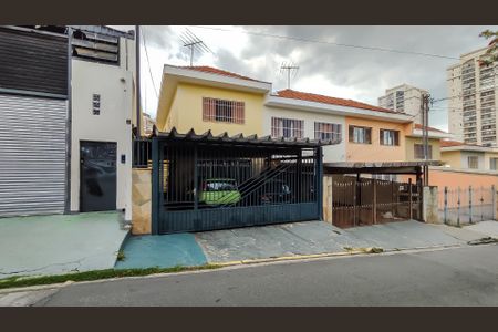 Casa para alugar com 210m², 5 quartos e 2 vagasFachada