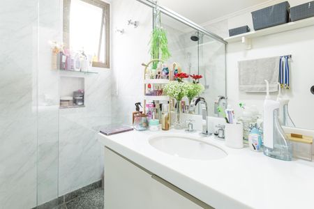 Apartamento à venda com 167m², 3 quartos e 3 vagasBanheiro da Suíte 1