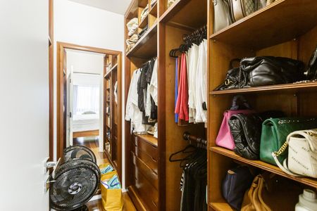 Apartamento à venda com 167m², 3 quartos e 3 vagasCloset da suíte 2