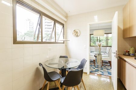 Apartamento à venda com 167m², 3 quartos e 3 vagasCozinha