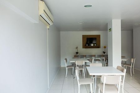 Apartamento para alugar com 58m², 2 quartos e 1 vaga Apartamento para alugar com 58m², 2 quartos e 1 vagaÁrea comum - Salão de festas