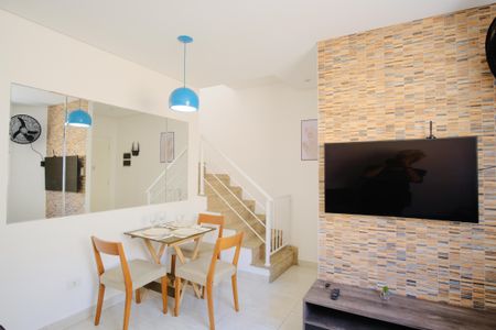 Casa de condomínio à venda com 95m², 2 quartos e 1 vagaSala